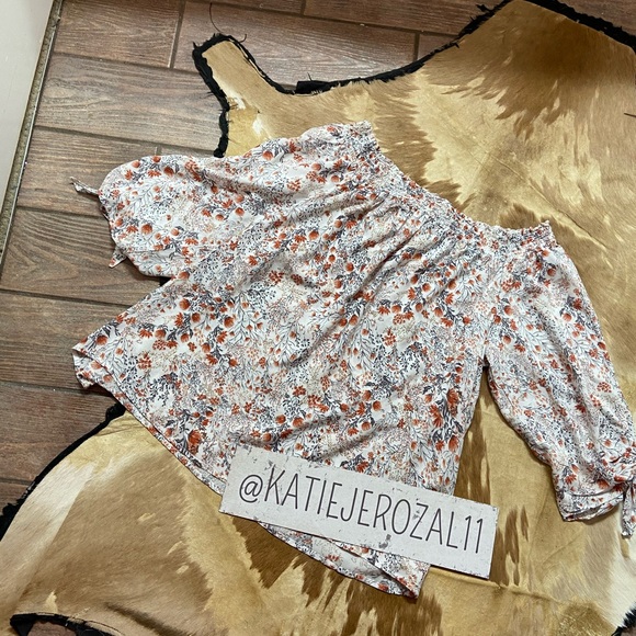 Lucy & Laurel Tops - 1x top 💍*